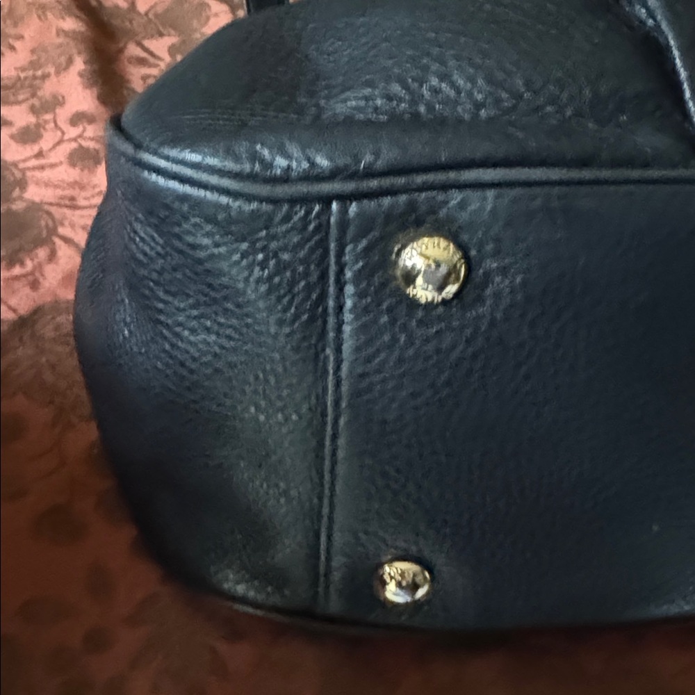 Michael Kors Black Shoulder Bag - Picture 8 of 17